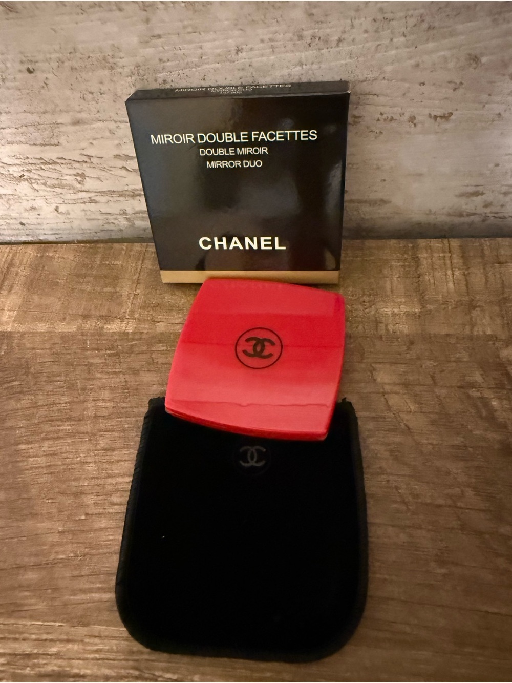 CHANEL beauty red Compact Mirror double sided - Picture 3 of 5